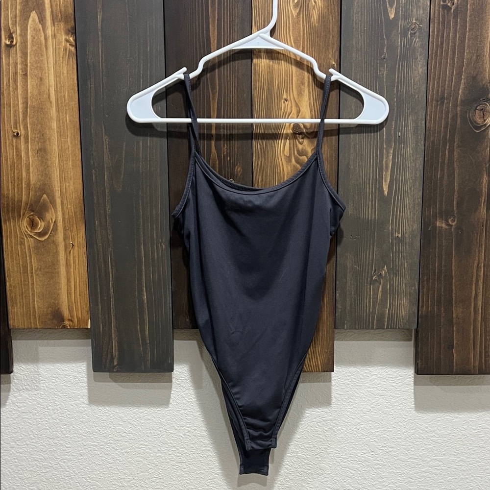 SHEIN Black Spaghetti Strap Bodysuit